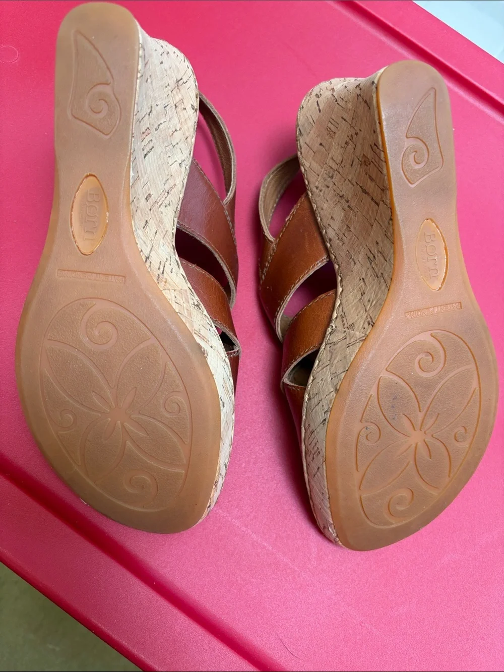 Born comfortable wedge